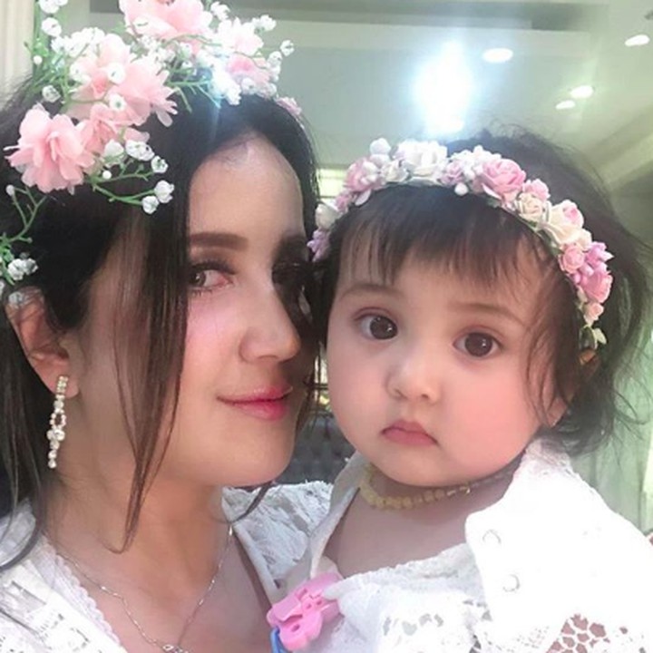 <p>Gimana, Bun? Kylie mirip banget kan sama Bundanya. (Foto: Instagram @andisorayabeatrix)</p>