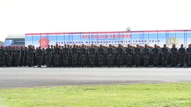 Kodam Jaya melengkapi para personel dengan aplikasi khusus bertombol darurat yang terhubung ke pusat komando untuk mengantisipasi potensi konflik di lapangan.