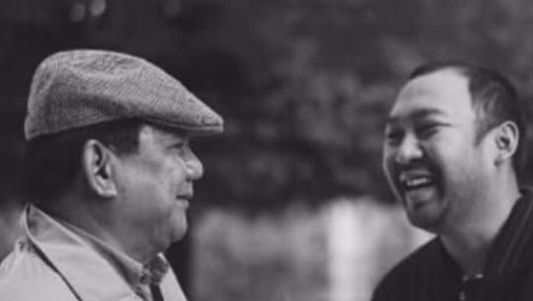 Jarang tampil bersama di hadapan publik, bukan berarti Prabowo Subianto tak dekat dengan putra semata wayangnya, Didit Hediprasetyo.