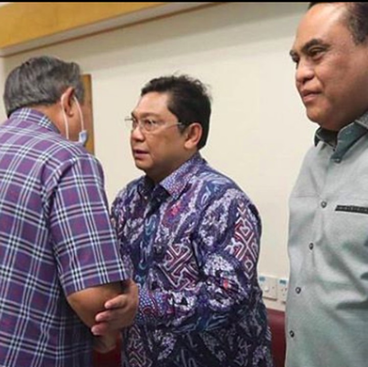 <p>Puan tak seorang diri, melainkan bersama Menteri Pendayagunaan Aparatur Negara dan Reformasi Birokrasi, Syafruddin dan juga Wakil Ketua DPR RI, Utut Adianto. (Foto: Instagram @grandmasteradianto)</p>