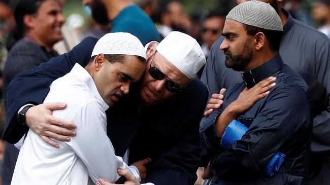 Umat Muslim di Christchurch, Selandia Baru masih ragu beribadah di masjid setempat karena trauma akibat aksi teror.