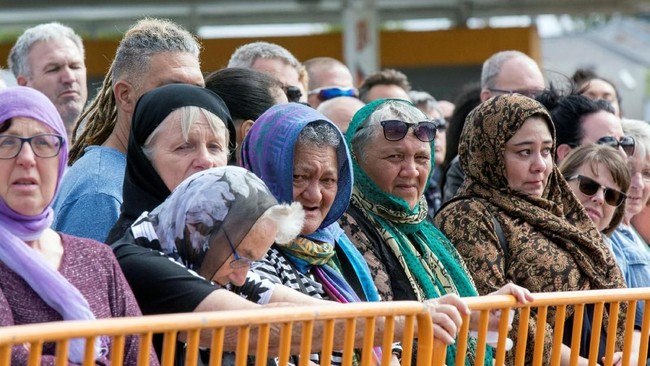 Komunitas muslim di Prancis menuntut Facebook dan YouTube karena dianggap turut menyebarluaskan seruan kekerasan pascateror di Christchurch.