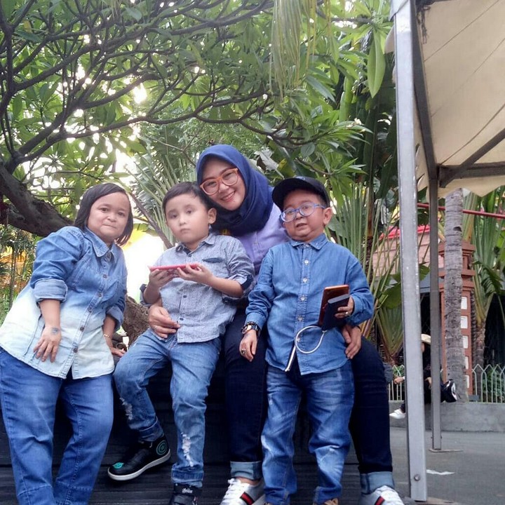 <p>Semoga selalu bahagia ya, Daus Mini dan keluarga. (Foto: Instagram @dausminiasli)</p>