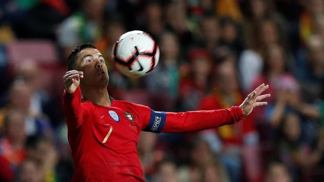 Juventus mendapat kabar buruk menyusul cedera hamstring yang dialami Cristiano Ronaldo saat membela timnas Portugal di Kualifikasi Piala Eropa 2020.