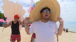 Brownis: Hebohnya Liburan ke Vila Ivan Gunawan