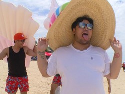 Brownis: Hebohnya Liburan ke Vila Ivan Gunawan