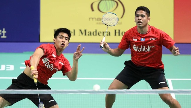 Ganda putra Indonesia Sabar Karyaman Gutama/Moh Reza Pahlevi Isfahani berhasil lolos ke babak 16 besar Indonesia Masters 2021.