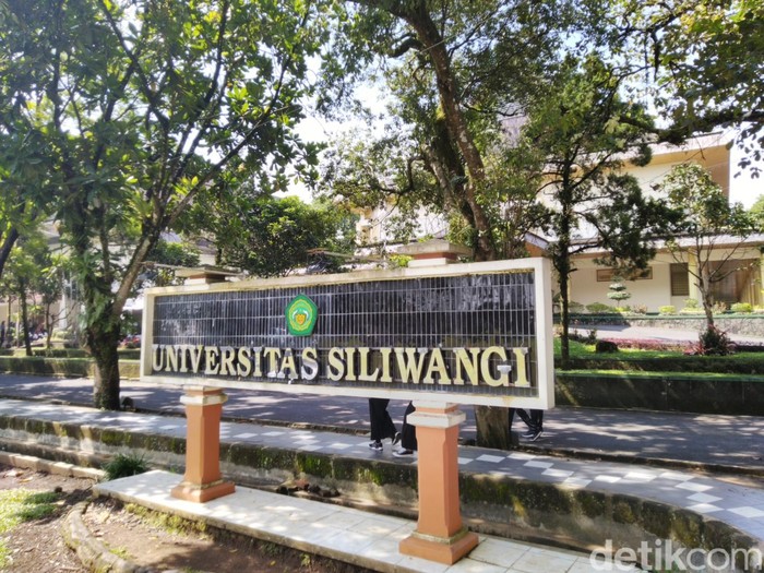 Mahasiswa baru di Universitas Siliwangi