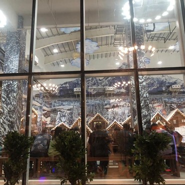 Ini Harga Tiket untuk Main Salju di Trans Snow World Juanda