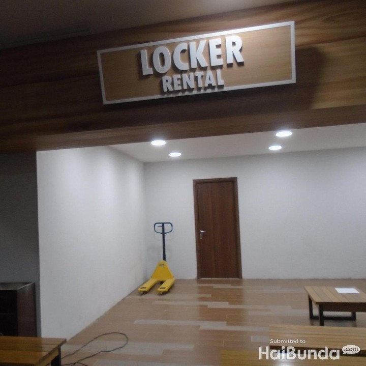<p>Untuk menitipkan barang lainnya, pengunjung bisa menggunakan fasilitas di Locker Rental.</p>