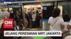 Jelang Peresmian, Warga Antusias Mencoba Naik MRT Jakarta