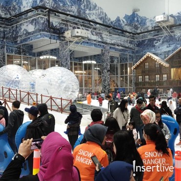 Meriahnya Peresmian Trans Snow World Juanda
