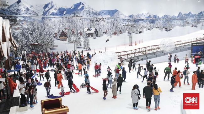 Trans Snow World tidak akan berhenti di Bekasi, Jawa Barat. Arena wisata salju itu rencananya akan dibangun di dua daerah berbeda di Indonesia akhir tahun ini.
