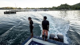 Dermaga Apung untuk Pengembangan Wisata Bahari Pulau Roon