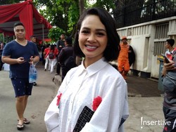 Cara Sederhana Andien Ajarkan Charity pada Anak Sejak Dini