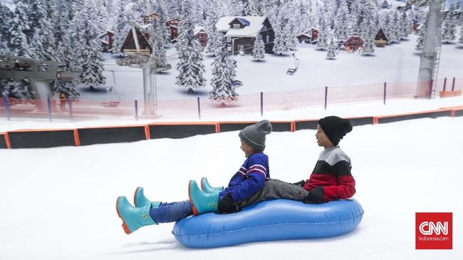 Naik rollercoaster, menyaksikan sirkus, safari, berenang, sampai main trampolin bisa jadi kegiatan seru bersama keluarga pada akhir tahun ini.