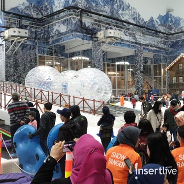 Tiket Turun Harga, Intip Wahana Seru di Trans Snow World Bekasi