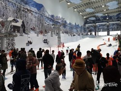 Menikmati Liburan dengan Bermain Salju di Trans Snow World Bekasi