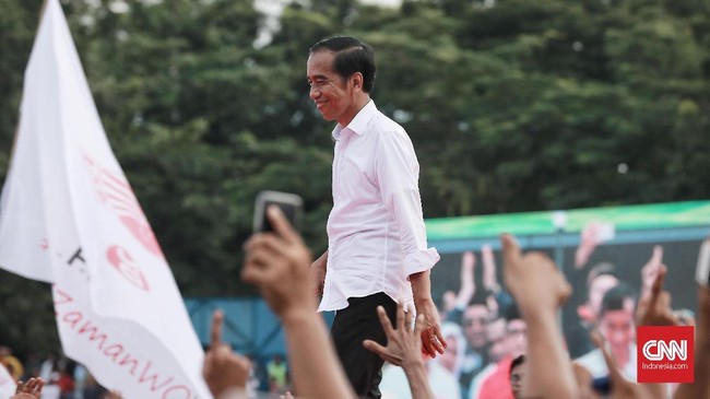 Capres nomor urut 01 Jokowi meminta agar jangan sampai masyarakat golput dalam Pemilu 2019 ini. Dia pun meminta masyarakat datang ke TPS dulu sebelum liburan.