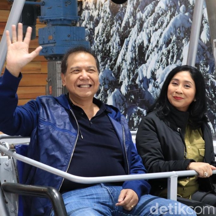 <p>Sang istri, Anita Ratnasari Tanjung juga ikut menemani di acara peresmian Sabtu lalu (23/1/2019). Foto: (Johanes Randy/detikcom)</p>