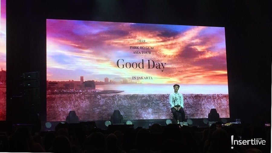 Ke Indonesia, Park Bo Gum Nyanyi Lagu Kahitna & Rizky Febian Park Bo Gum kembali menyapa penggemar di Indonesia. Lewat fan meeting bertajuk Good Day in Jakarta, Park Bo Gum menyanyikan lagu hits Kahitna & Rizky Febian.
