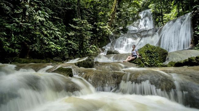Berikut daftar lima film luar dan dalam negeri yang menyajikan keindahan alam air terjun.