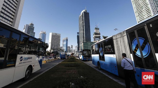 Usai demo ricuh di depan Bawaslu dan Tanah Abang, TransJakarta memenghentikan atau memperpendek layanan yang terkait Tanah Abang.