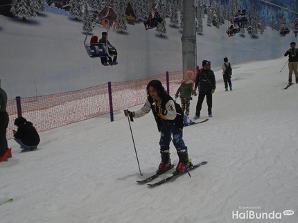Trans Snow World Bekasi: Wisata Salju yang Aman untuk Si Kecil