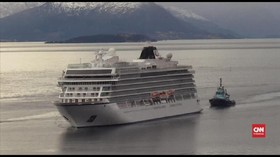 VIDEO: Sempat Terjebak, Kapal Pesiar Norwegia Dievakuasi