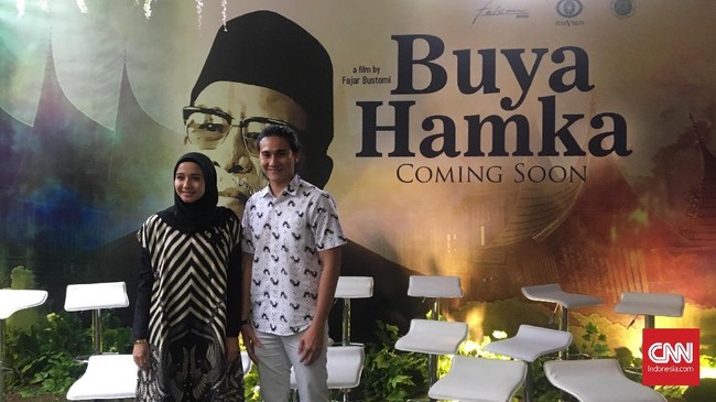Demi menjadi Buya Hamka dalam film, Vino G. Bastian harus rutin belajar bahasa Arab bersama MUI selama dua bulan.