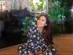 Evi Masamba Lelang Alphard Rp 170 Juta untuk Korban Banjir Luwu Utara