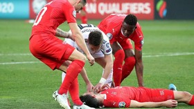 Sempat Kolaps, Bek Timnas Swiss Diselamatkan Pemain Georgia