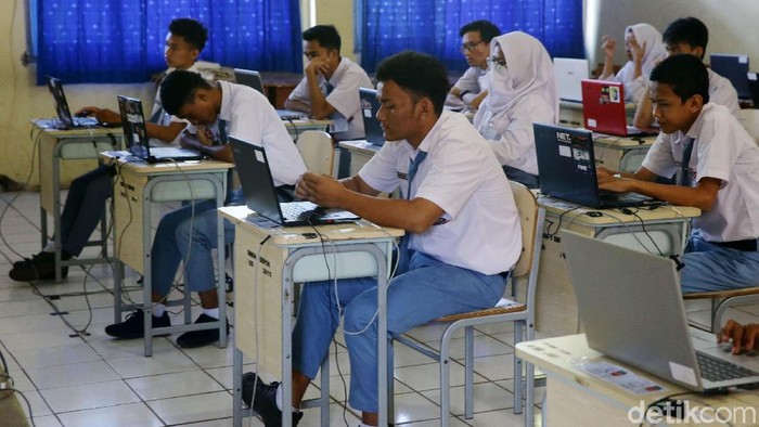 Kemendikbud Hapus Jurusan IPA, IPS, dan Bahasa di SMA, Ternyata Ini Alasannya...