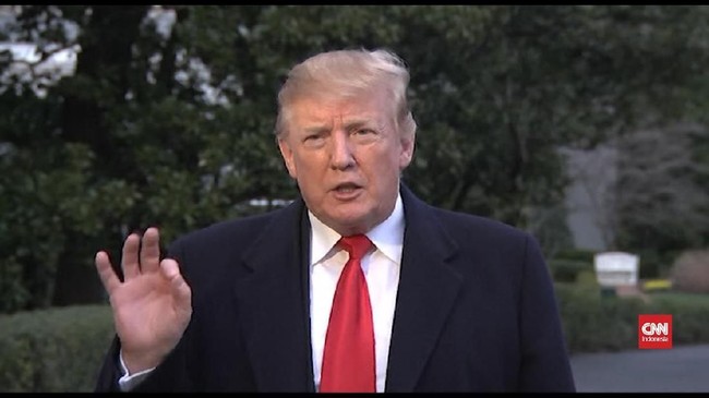 Pemerintahan Trump mengakhiri perlakuan perdagangan khusus untuk India, menghapus pembebasan miliaran dolar produk negara tersebut dari tarif impor AS.