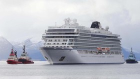 FOTO: Evakuasi Kapal Pesiar Viking Sky di Laut Norwegia