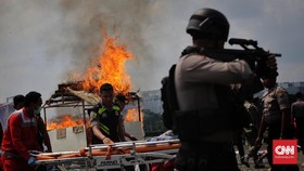 FOTO: Simulasi Siaga Hadapi Konflik di Hari Pencoblosan