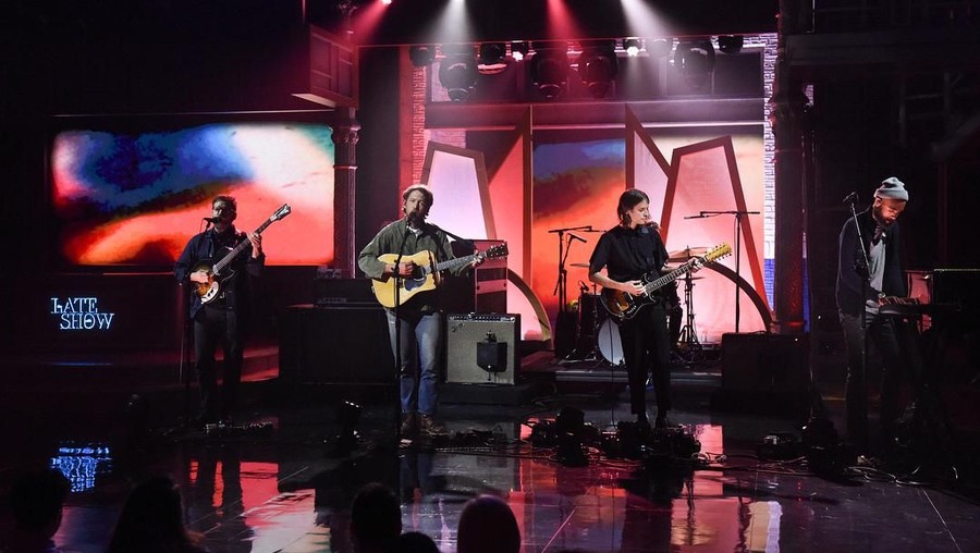 Fleet Foxes - White Winter Hymnal Deretan video klip animasi terbaik yang diproduksi musisi dunia