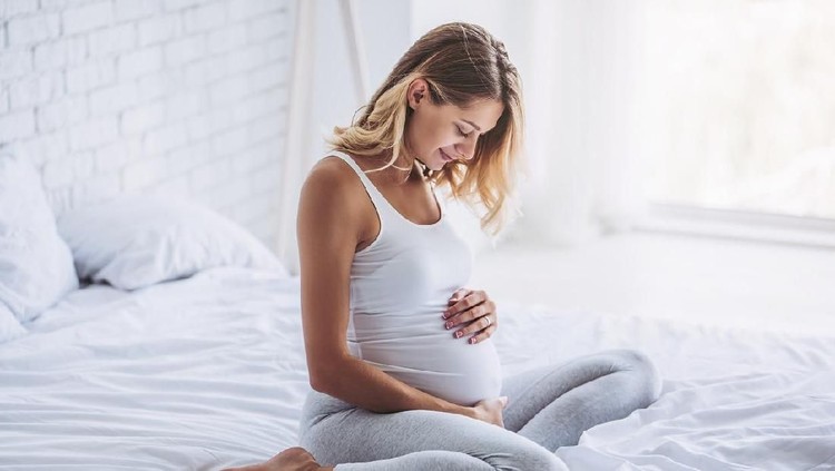 Berita tentang ciri hamil anak perempuan dan kasus prostitusi online yang menjerat seorang artis masuk dalam terpopuler HaiBunda hari ini.