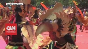 Ribuan Pelajar di Kediri Meriahkan Tarian Kolosal