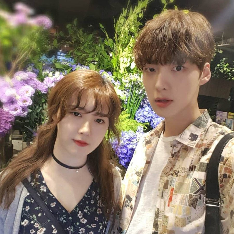 Ahn Jae Hyun & Goo Hye Sun Tak hanya mesra di drama Korea, 5 pasangan ini beneran naik pelaminan di dunia nyata.