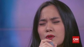Sheryl Sheinafia Nyanyikan Lagu 
