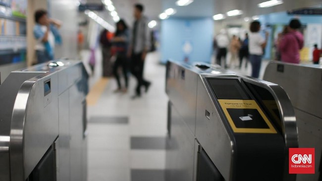 Direktur Eksekutif Masyarakat Transportasi Indonesia (MTI) Deddy Herlambang mengatakan sejak awal MRT ditargetkan bukan untuk kalangan menengah ke bawah.