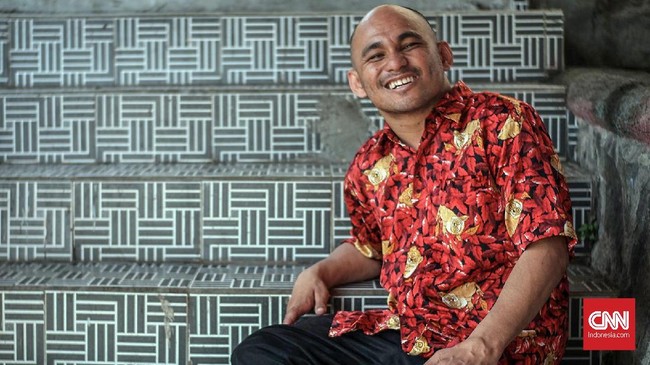 Seorang difabel di Minahasa Utara berjuang dalam masa kampanye pemilu untuk memenangi kontestasi Pileg DPR RI dari Dapil Sulut.