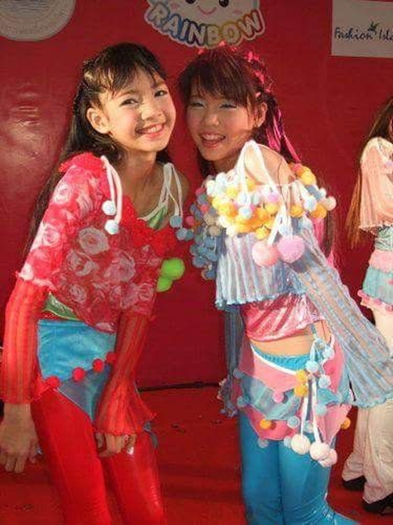 Genap 22 Tahun, Ini Transformasi Penampilan Lisa BLACKPINK Lisa BLACKPINK kini genap berusia 22 tahun. Meninjak usia baru, mari kita flashback transformasi penampilan Lisa ini pun banyak menarik perhatian penggemarnya.
