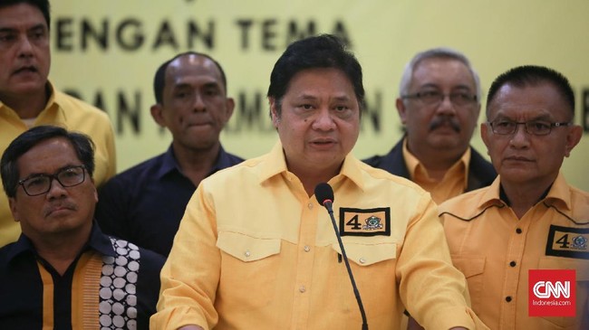 Ketua Umum Golkar Airlangga Hartarto dianggap telah melakukan pelanggaran berat karena mendukung Prabowo Subianto sebagai bakal calon presiden.