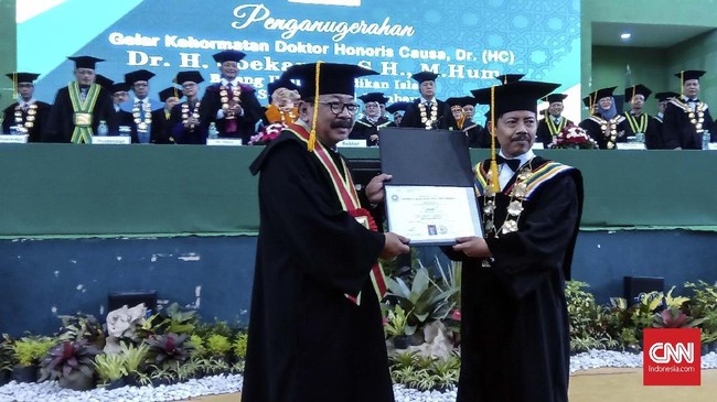 Soekarwo dalam sambutannya mengakui dirinya merupakan santri yang belum khatam, namun mengklaim kepatuhan terhadap kiai menjadi kelebihannya.