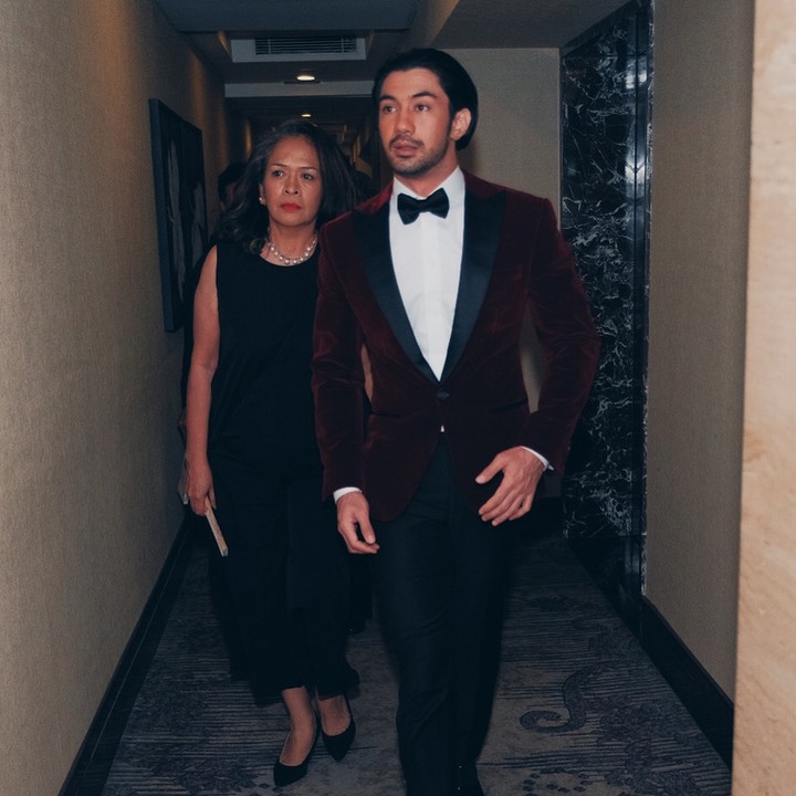 <p>Bukan hanya tak pernah bertemu, Reza belum sekalipun melihat ayahnya walau hanya dalam foto. (Foto: Instagram @officialpilarez)</p>