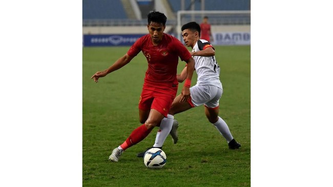 Timnas Indonesia U-23 bermain imbang 1-1 melawan Iran pada pertandingan uji coba di Stadion Kapten I Wayan Dipta, Gianyar, Bali, Rabu (13/11).