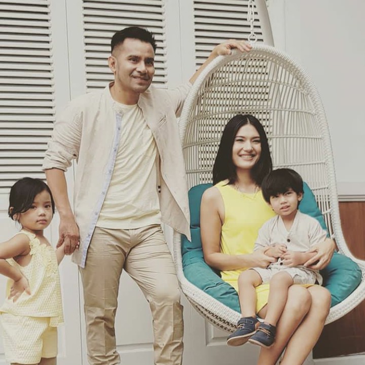 <p>Judika menikahi Duma Riris pada 31 Agustus 2013, dengan mengusung adat Sumatera Utara. (Foto: Instagram @jud1ka)</p>