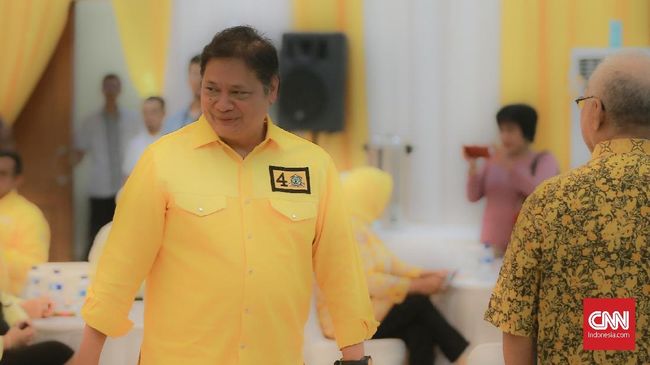 Golkar Klaim Punya Banyak Ahli untuk Kabinet Jokowi-Ma'ruf Ketum Golkar Airlangga Hartarto menyebut partainya punya banyak ahli dan juga politikus yang layak mengisi jabatan di Kabinet Kerja Jokowi-Ma'ruf.